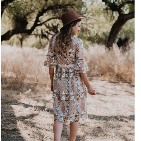 The Wisteria Lace Midi in Natural- Wren and Ivory - Picture 2 of 3